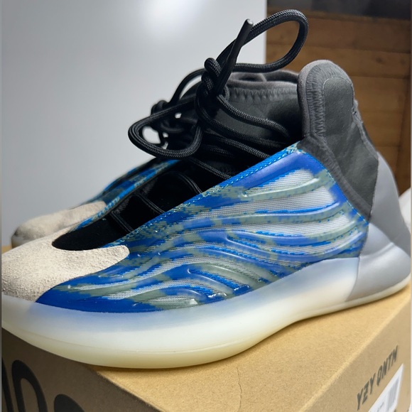Yeezy Quantum 'Frozen Blue' size US 7.5 - Picture 2 of 6